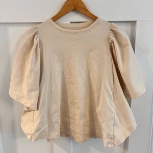 PSOPHIA ruffled sleeve top in ivory cream flutter butterfly top curved hem